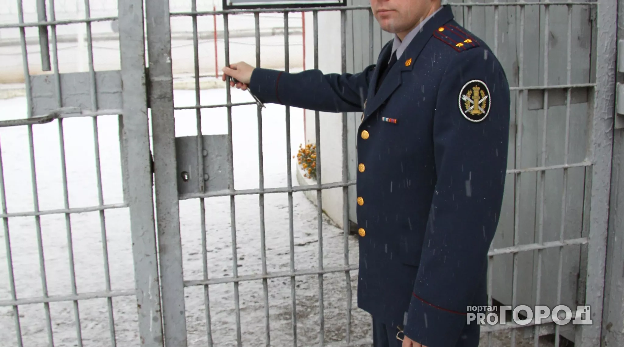 Фото к статье: В Алатыре начальник тюрьмы обманул заключенного и попал под следствие