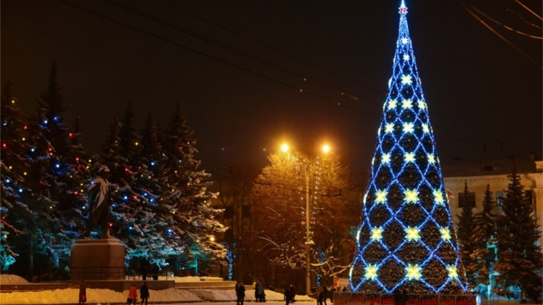 В Чебоксарах готовятся к зажжению главной новогодней елки