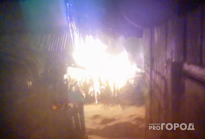 Фото к статье: В Чебоксарах утром произошел пожар в частном секторе