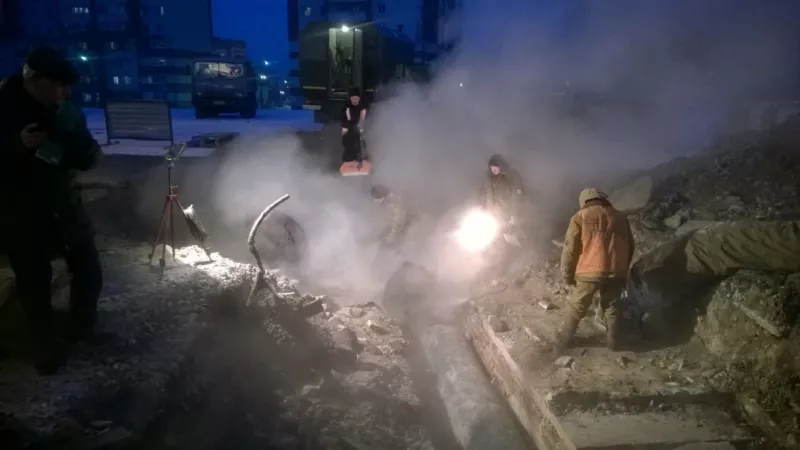 Фото к статье: В Новоюжном районе из-за масштабного ремонта теплосети вскрыли дорогу
