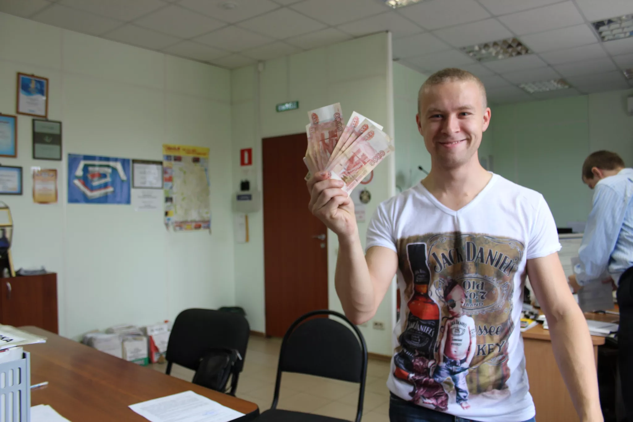 Фото к статье: Новости России: всем бюджетникам повысят зарплату