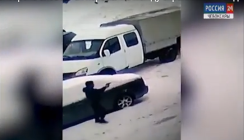 В Новочебоксарске охранник и водитель фуры устроили стрельбу на улице