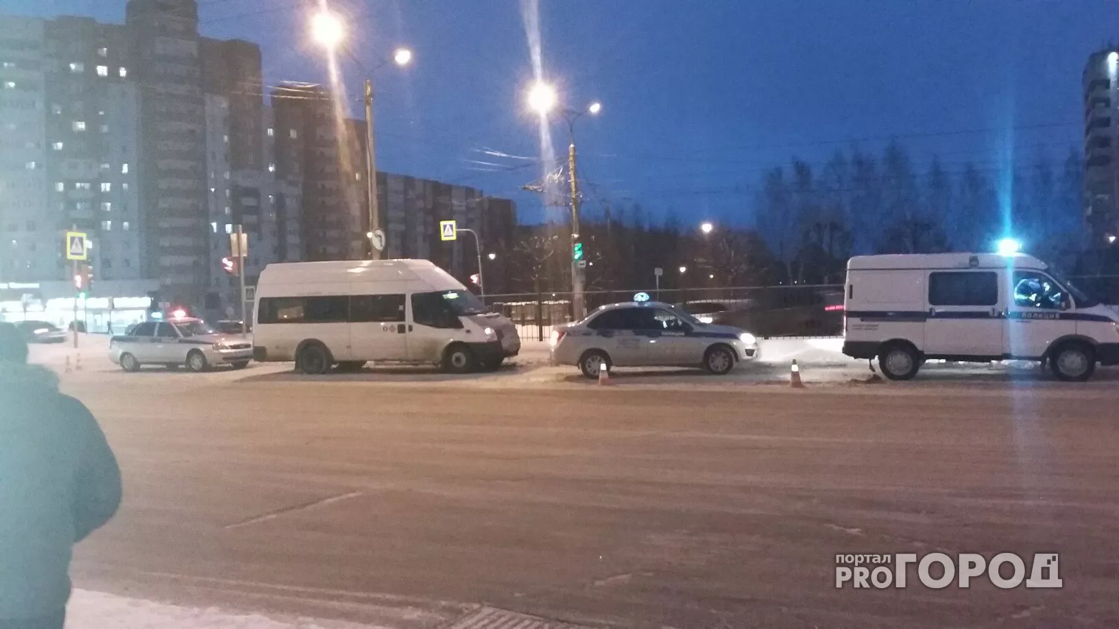 Фото к статье: В Чебоксарах «бесстрашного» старика сбила маршрутка
