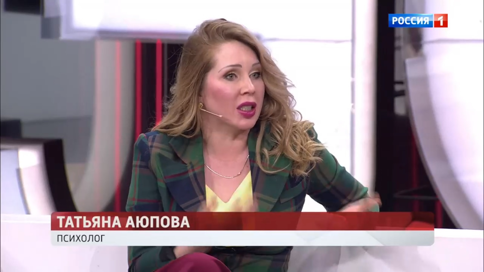 Чебоксарка заступилась за внебрачную дочь актера на шоу Малахова