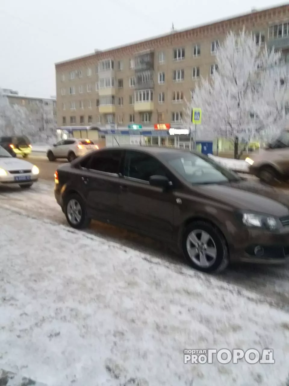 Фото к статье: В центре Чебоксар на зебре сбили 7-летнего мальчика