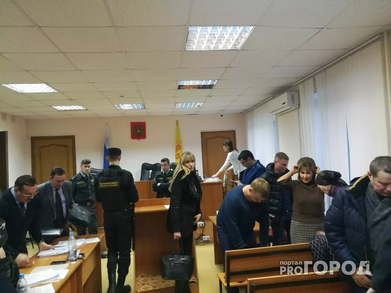 Фото к статье: В Чебоксарах прошло первое заседание суда против охранников ночного клуба «Космос»