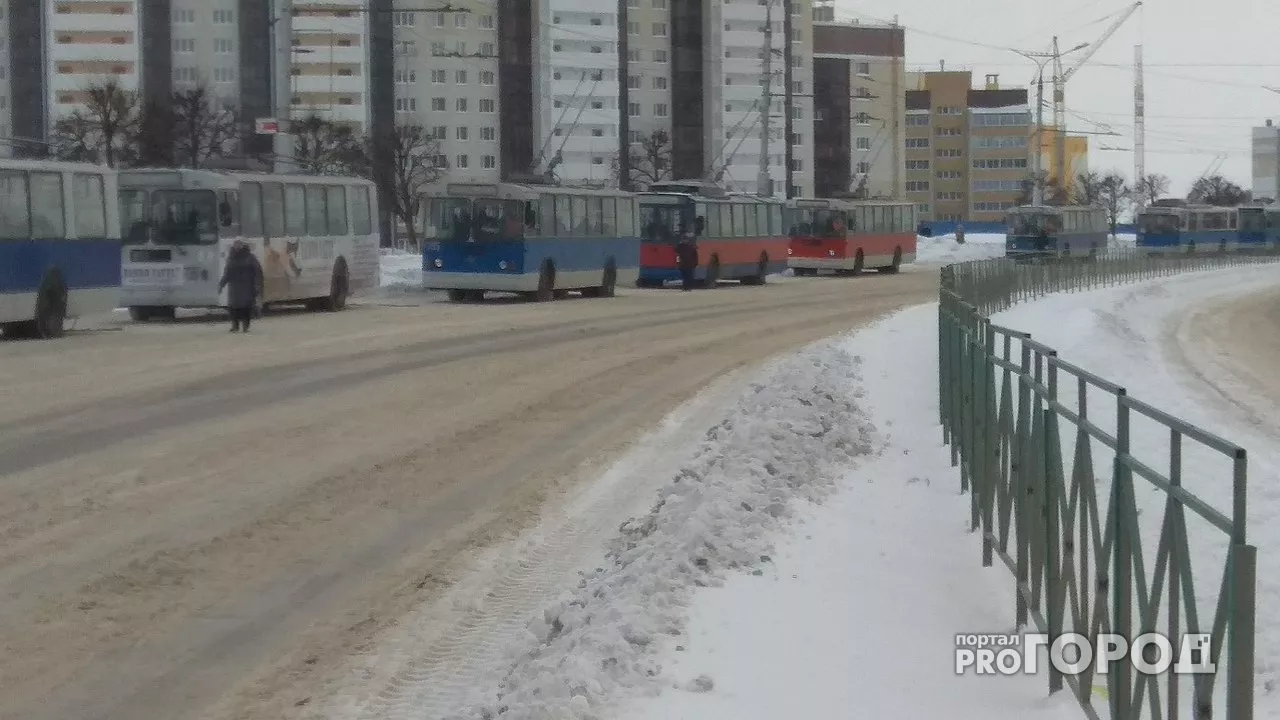 Фото к статье: В Чебоксарах в Новоюжном районе встали троллейбусы