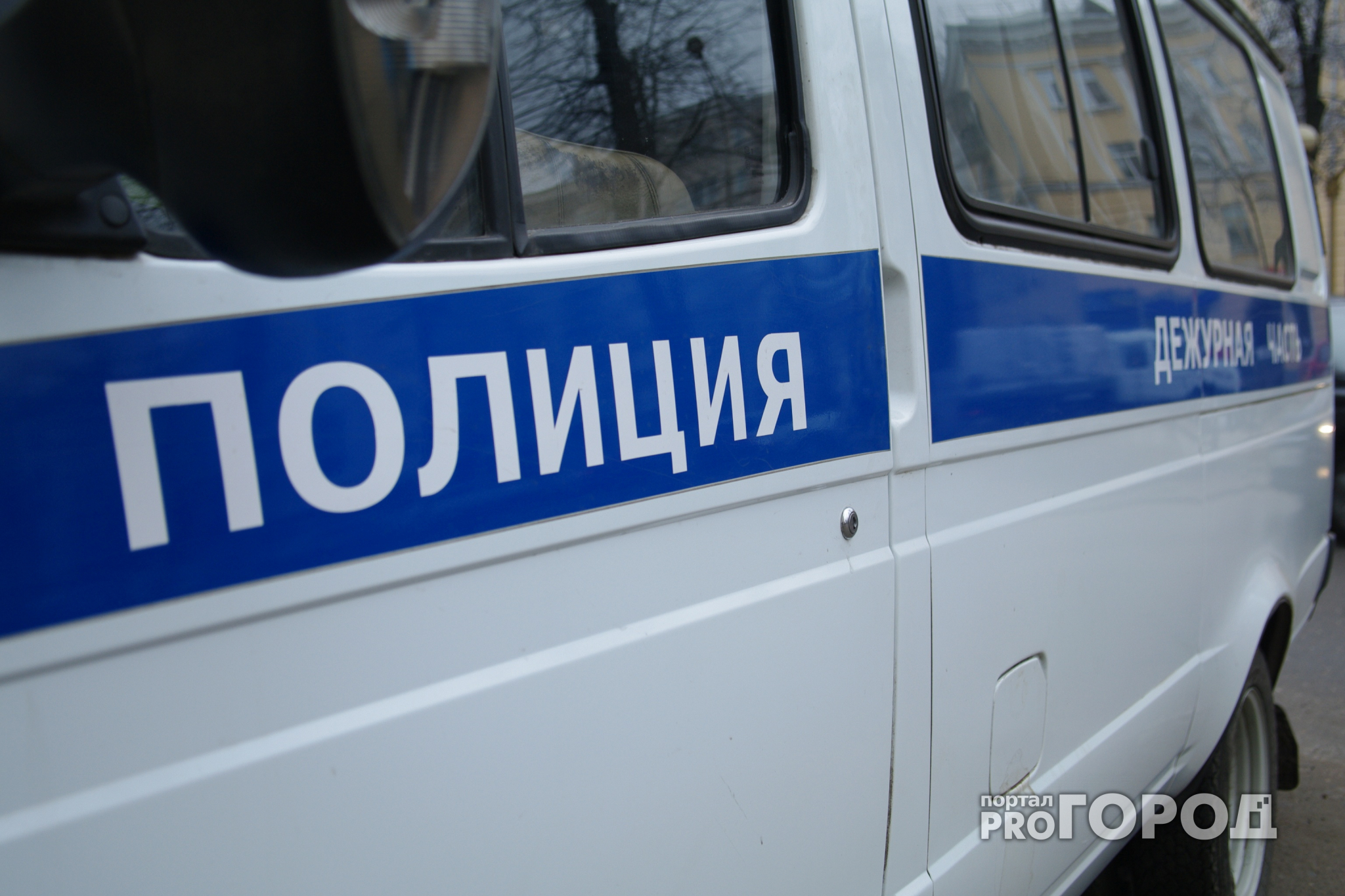 В Новочебоксарске хулиган хотел лишить полицейского зрения