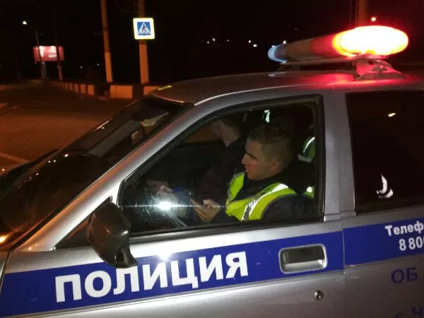Фото к статье: На Южном поселке ночью мужчины пытались украсть уличный телефонный шкаф