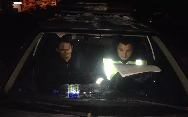Фото к статье: Бдительный чебоксарец помог полицейским задержать нетрезвого водителя