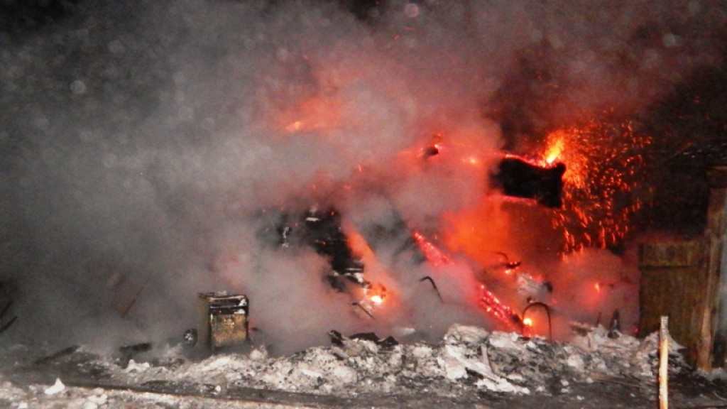 В Чувашии за сутки сгорели две бани и грузовик