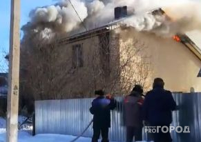 В Яльчикском районе горит двухэтажный дом