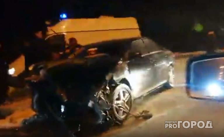 В Чувашии  Toyota Corolla столкнулась с Honda CR-V, есть пострадавшие