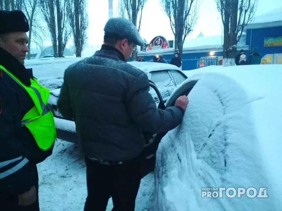Фото к статье: В Чебоксарах нетрезвого водителя заметили и задержали горожане