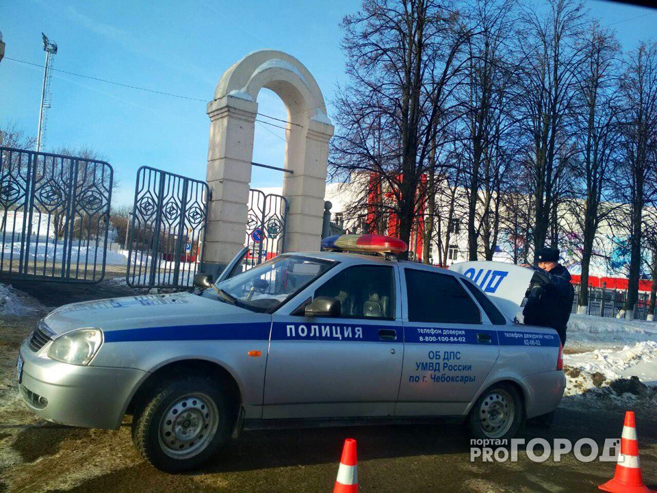 В Чебоксарах полицейские оцепили стадион «Спартак»