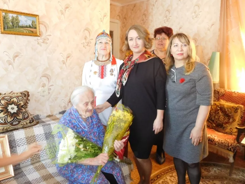 Фото к статье: В Новочебоксарске ветеран войны отпраздновала столетний юбилей
