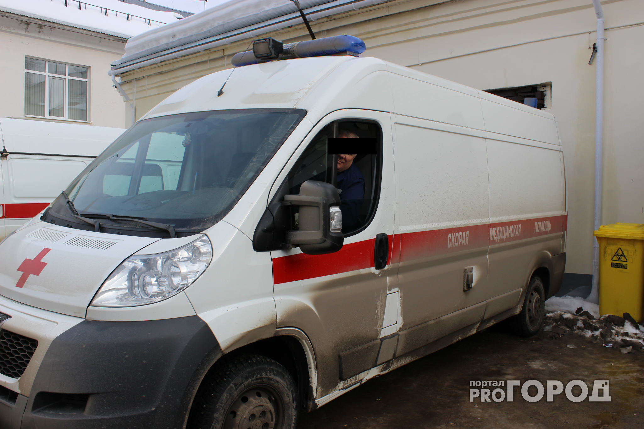 В Новочебоксарске мужчина закрыл в квартире двух врачей скорой помощи