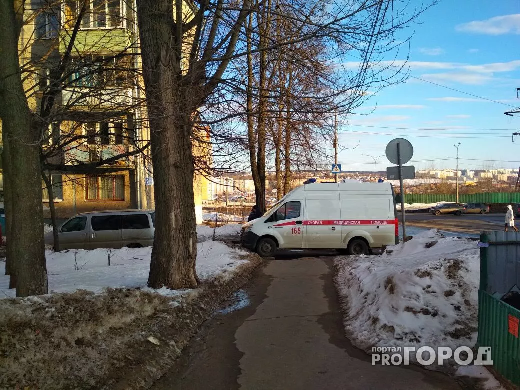 Фото к статье: В Чебоксарах скончалась женщина, которую задним ходом сбила «Тойота»