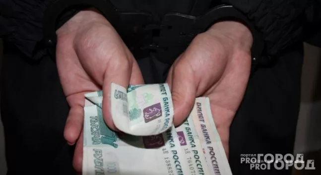 Фото к статье: В Чебоксарах преподаватель ВУЗа пойман на взятках за зачеты