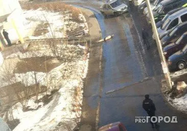 Фото к статье: В Чебоксарах под окнам многоэтажки нашли труп мужчины