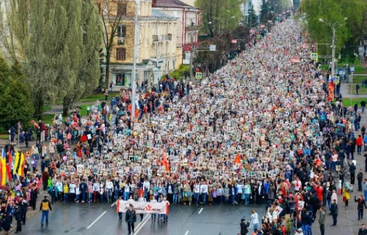 Фото к статье: В Чебоксарах «Бессмертный полк» пройдет по 4 улицам