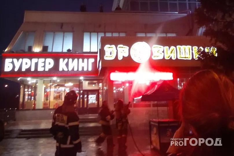 Фото к статье: Посетительница кафе в "Доме мод" рассказала, как начался пожар