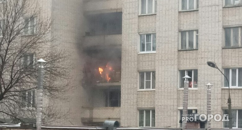 В Новоюжном районе загорелся балкон многоэтажки