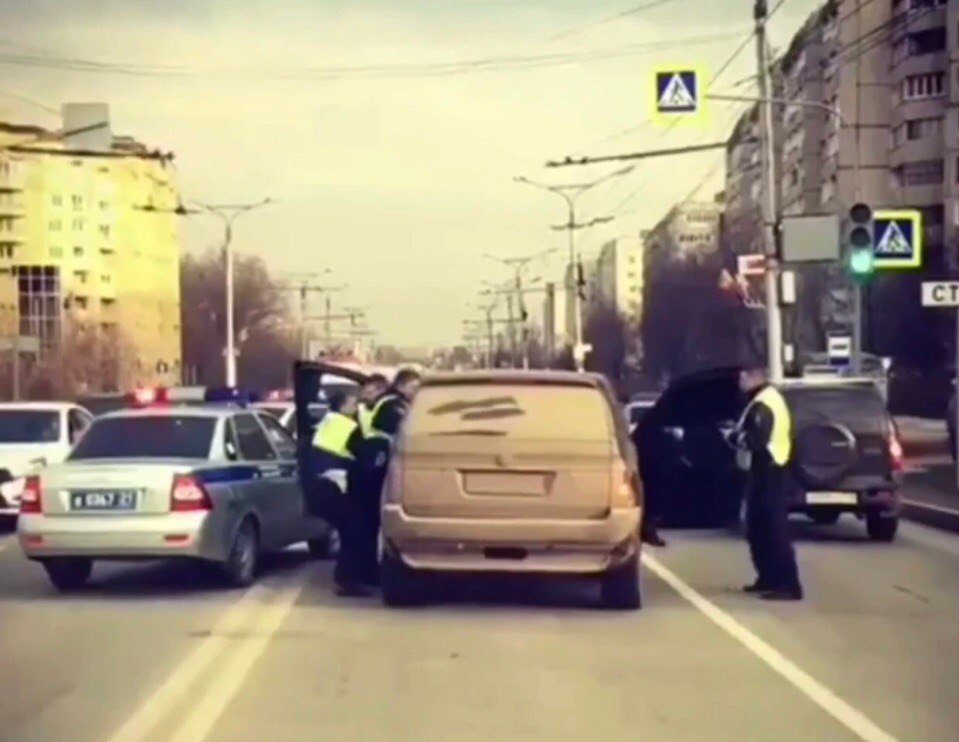 Появилось видео задержания BMW в Новоюжном районе