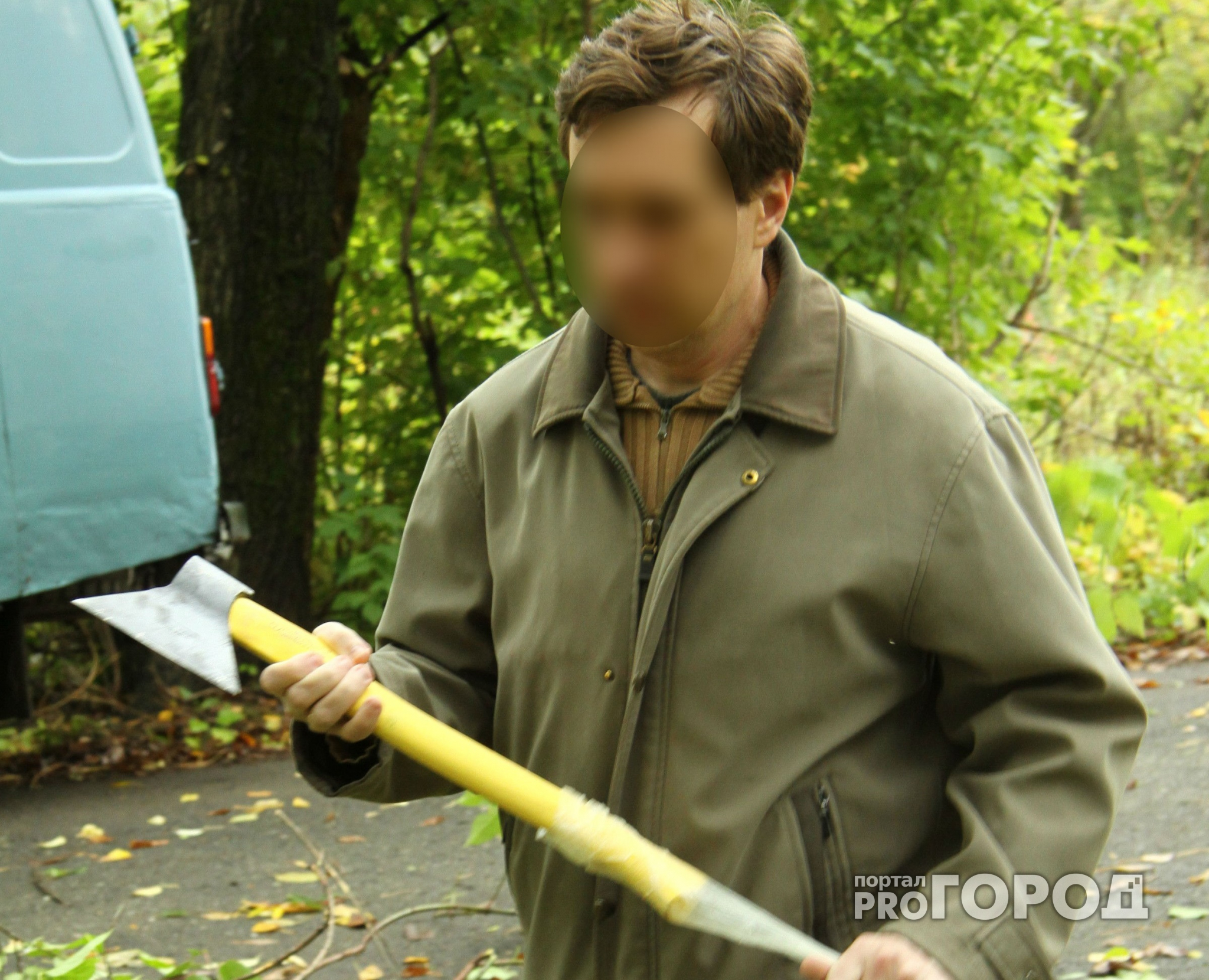 Житель Чувашии вооружился топором, косой, кирпичом и разнес сельский магазин