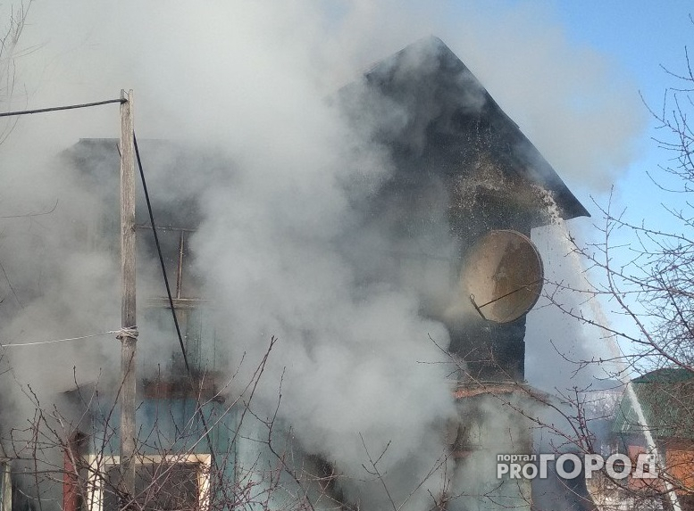 В Чувашии утром сгорели жилой дом и магазин