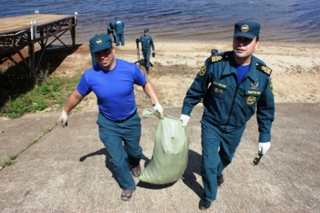 МЧС набирает чебоксарцев-добровольцев для уборки берега Волги