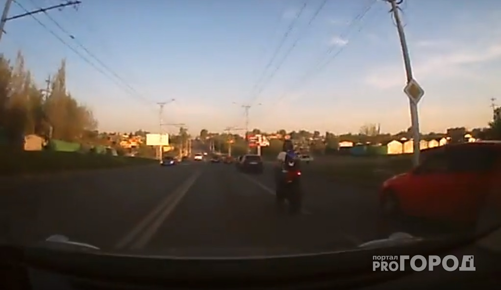 Появилось видео момента ДТП с мотоциклистом и автомобилем в Чебоксарах