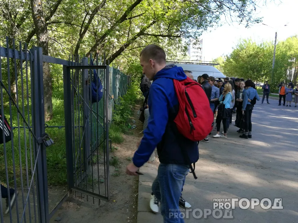 Фото к статье: Из Чебоксар в армию отправили первых новобранцев