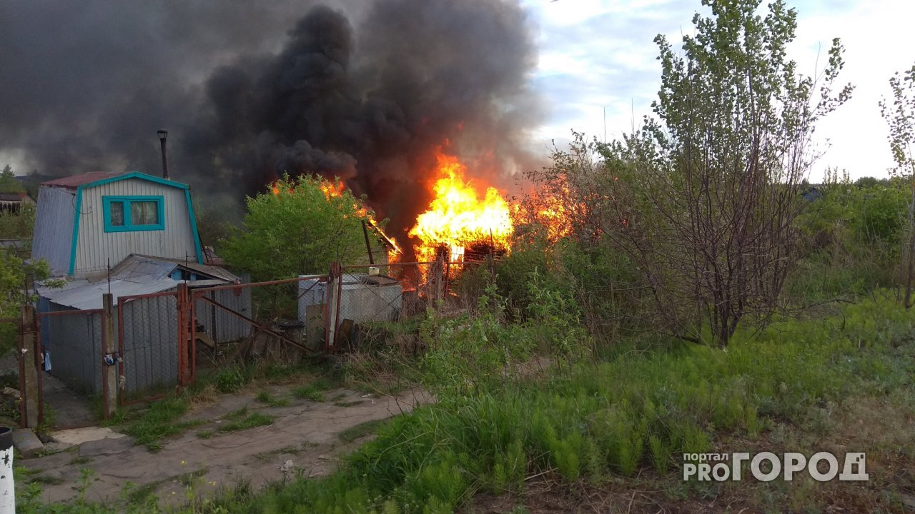 В Новочебоксарске загорелся дачный дом