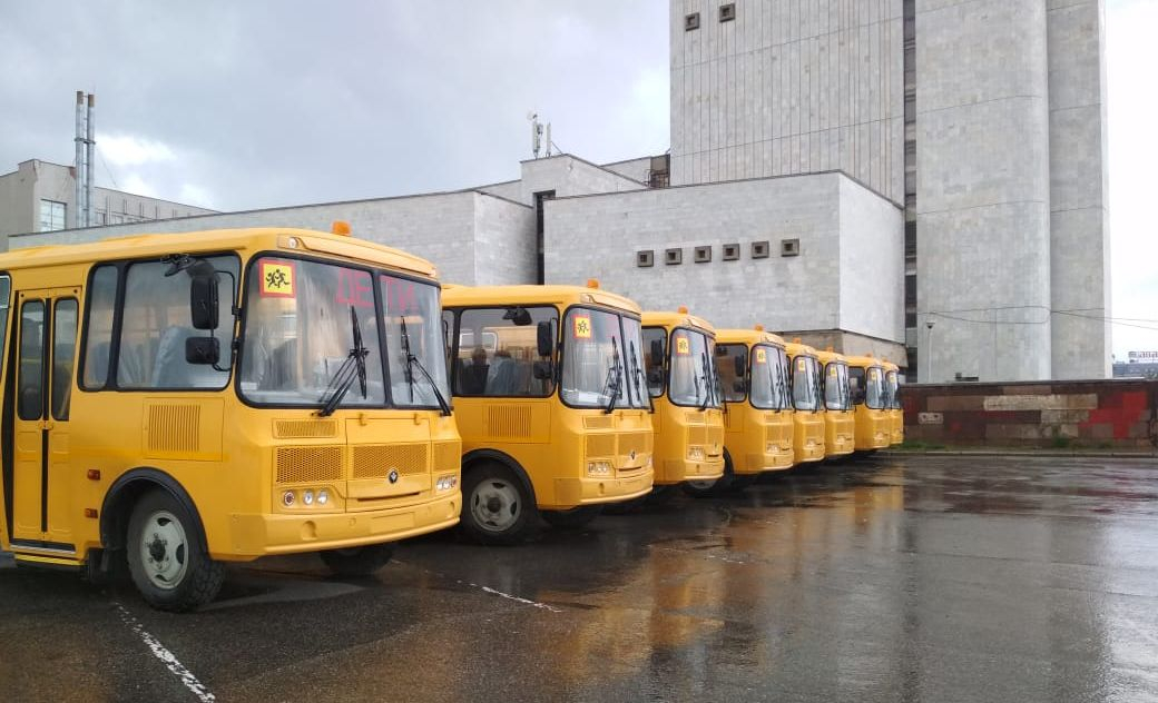 В Чувашии сельским школам подарят новые автобусы с ГЛОНАСС