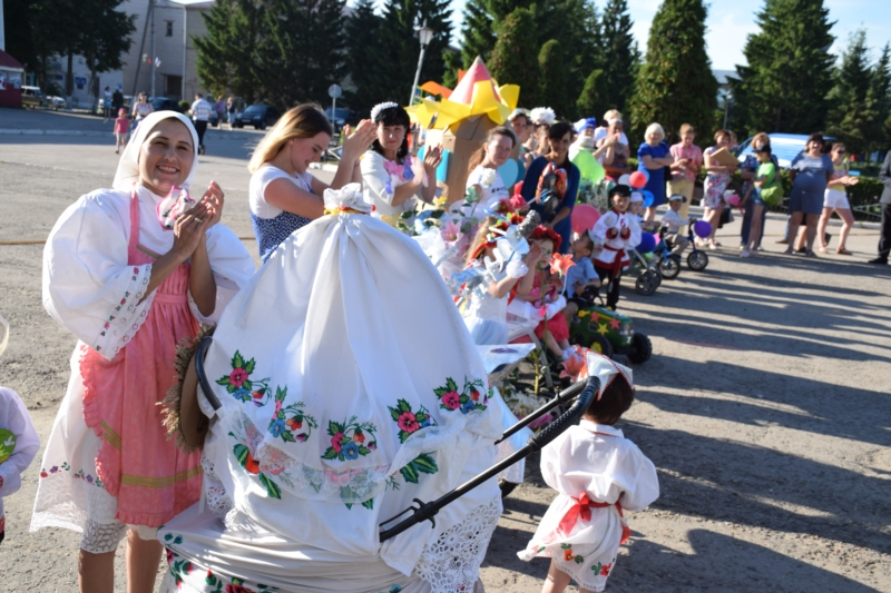 В Чувашии прошел парад необычных детских колясок