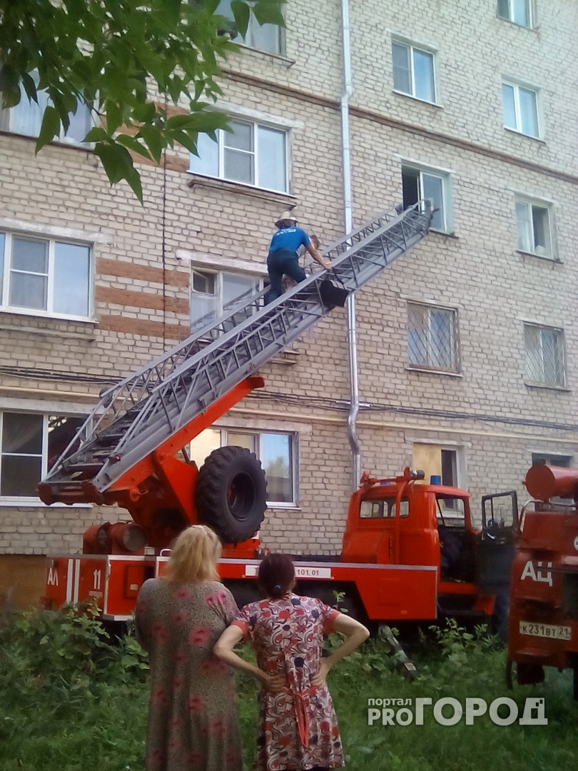В Новочебоксарске спасли девушку из горящего общежития