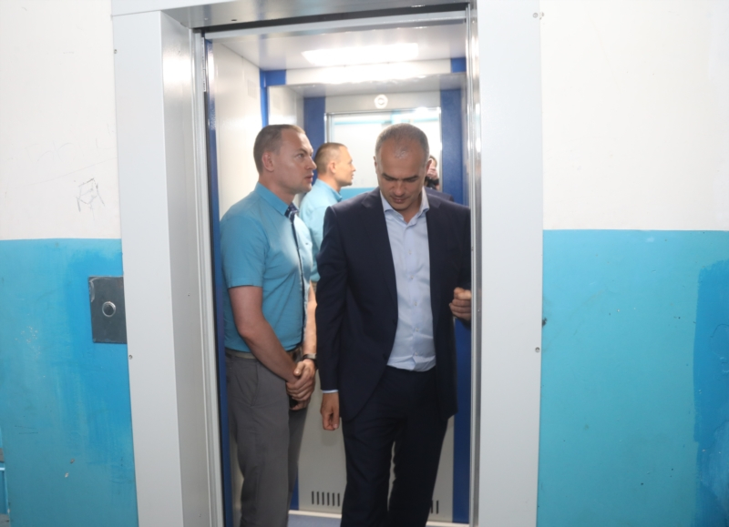 Ладыков прокатился в нескольких лифтах Чебоксар