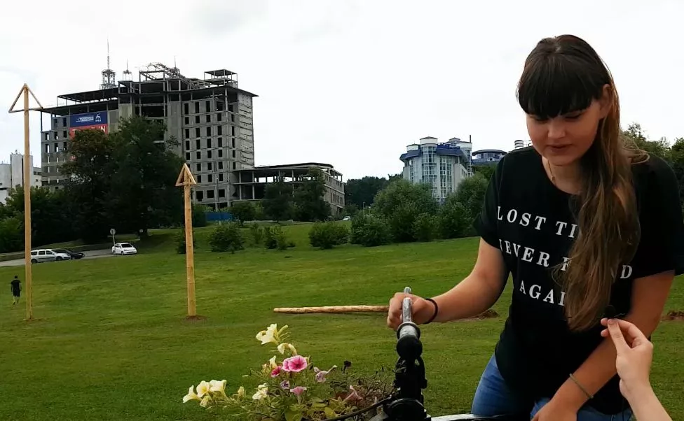 Фото к статье: Мнение чебоксарцев: нужно ли недостроенный сносить отель на Заливе?