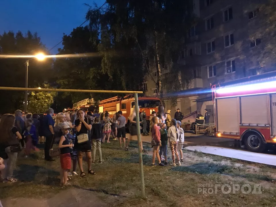 Фото к статье: В Чебоксарах в квартире воспламенился газ, эвакуировали 60 человек