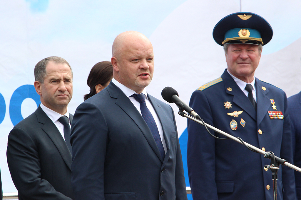 На открытии Чувашского кадетского корпуса гендиректор ПАО «Химпром» выступил с торжественной речью