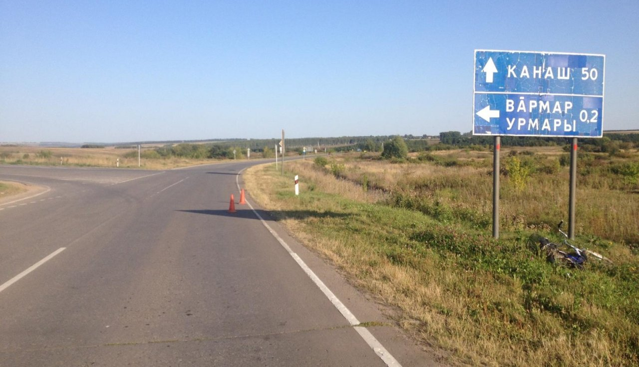 В Урмарском районе "Мицубиси Лансер" сбил учительницу на велосипеде