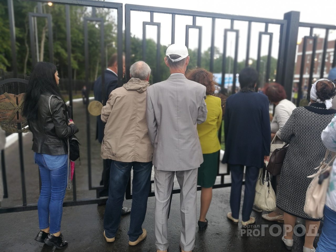 В Чебоксарах на открытии Кадетского корпуса перед родителями захлопнули ворота
