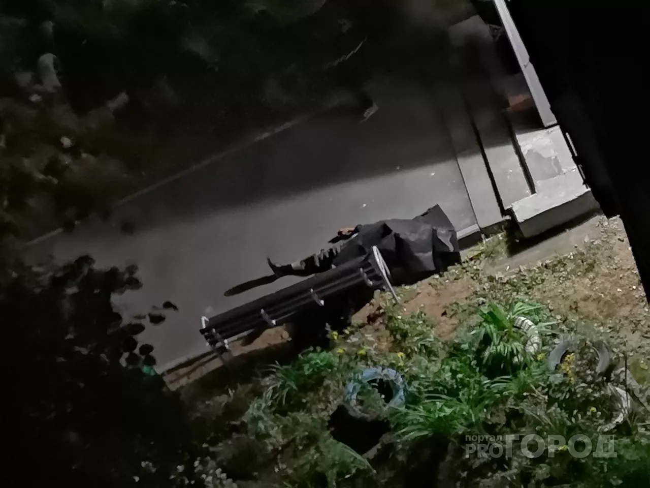 Фото к статье: В Чебоксарах возле подъезда нашли труп мужчины