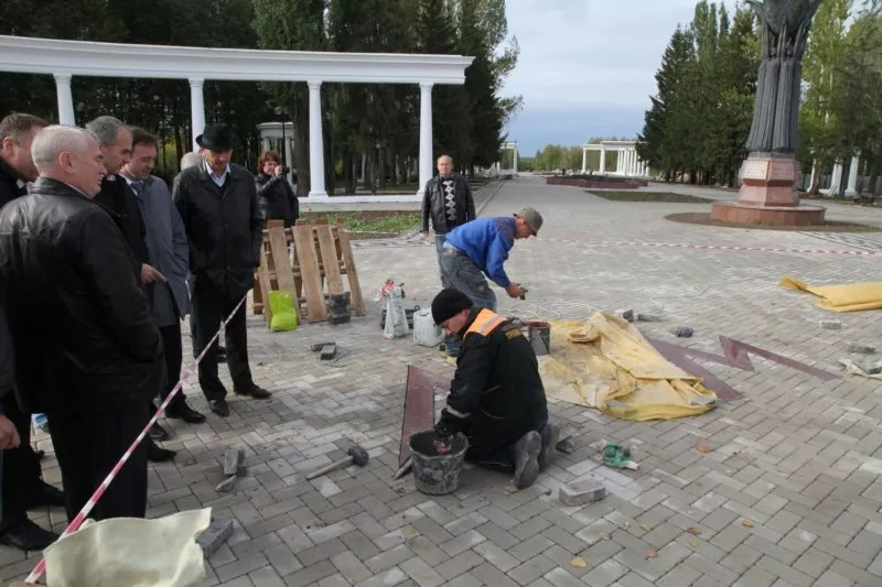 Фото к статье: Строящийся парк "Амазония" уже покрывается трещинами и дырами