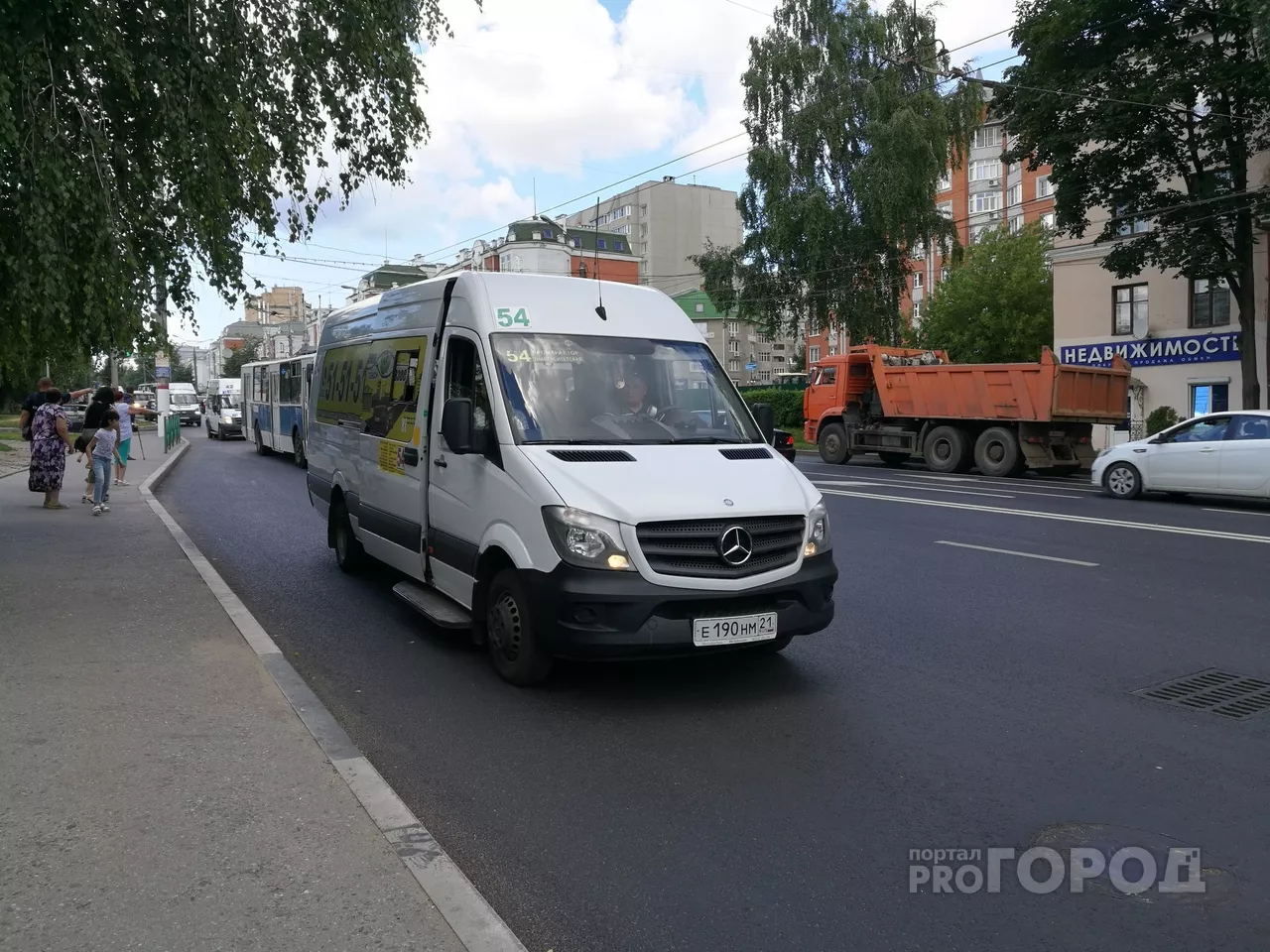 Фото к статье: В Чебоксарах озвучили рейтинг маршруток, чаще всего нарушающих ПДД