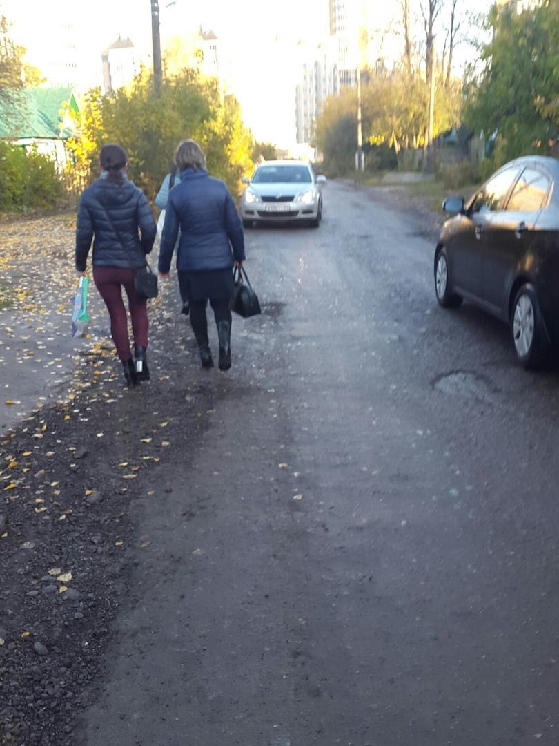 Житель Благовещенского о дороге к школе: «Пешеходы лавируют среди машин»