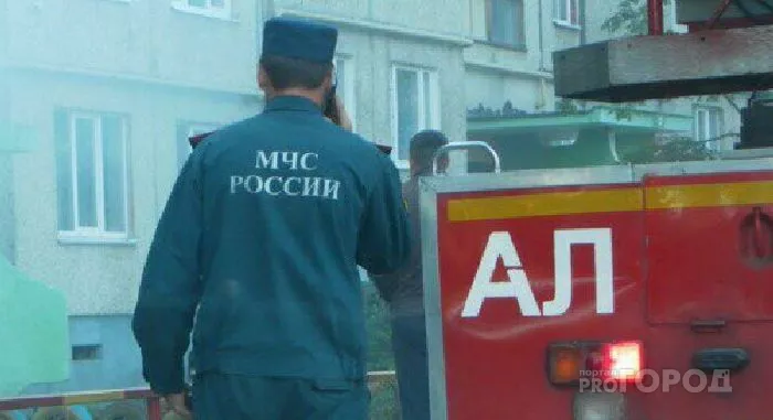 Фото к статье: Причиной пожара в квартире Московского района мог стать поджог