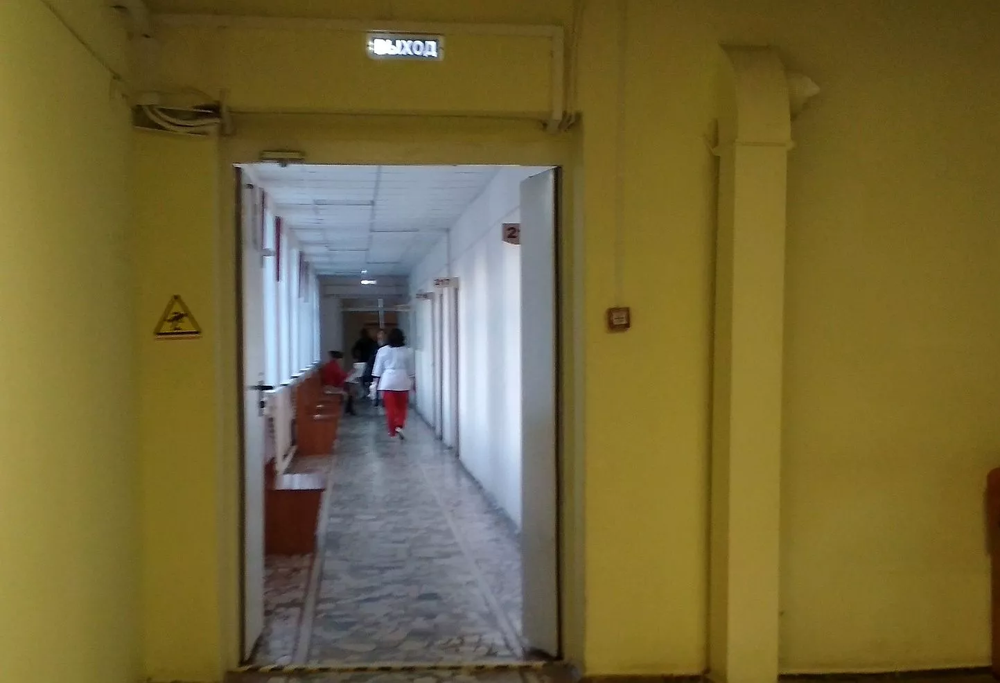 Фото к статье: Замену медицинских полисов на новые продолжат делать в следующем году