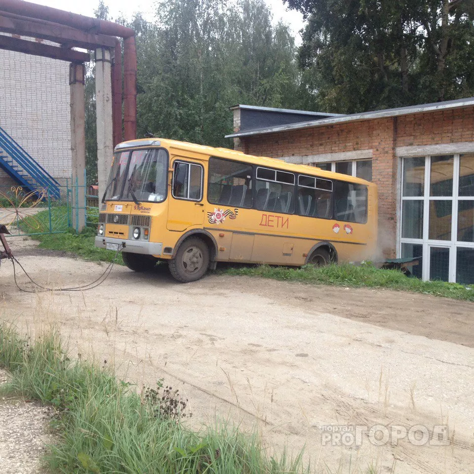 Фото к статье: В Порецком районе родители бьют тревогу о закрытии школы